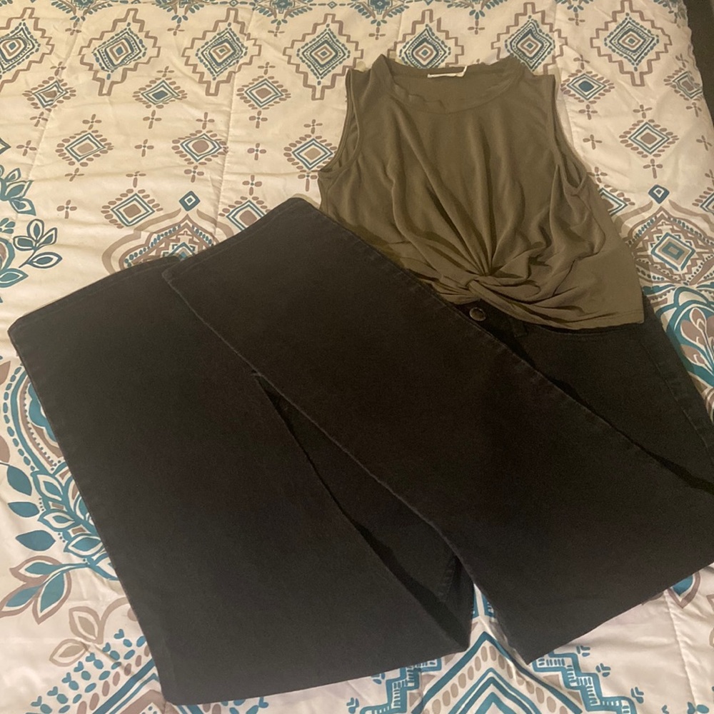 Riders by Lee Size 10 Black Jeans with rhinestones on the back pockets